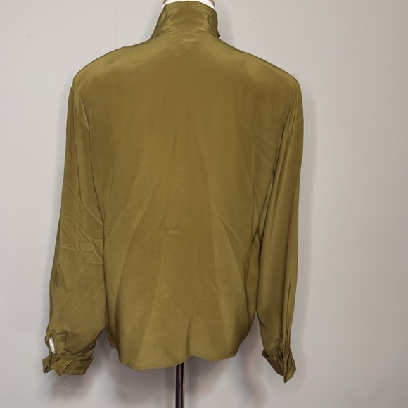Vintage 80’s Anne Klein Army Green Silk Blouse Top sz 8 - Picture 5 of 9